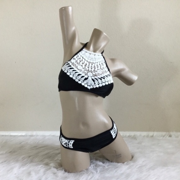 Black and white lace two piece swimsuit - Picture 3 of 7